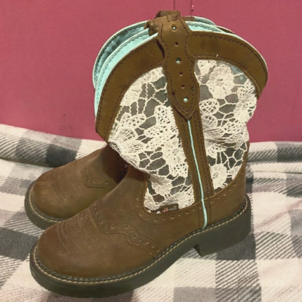 JUSTIN Boots Size 6.5 - 7
